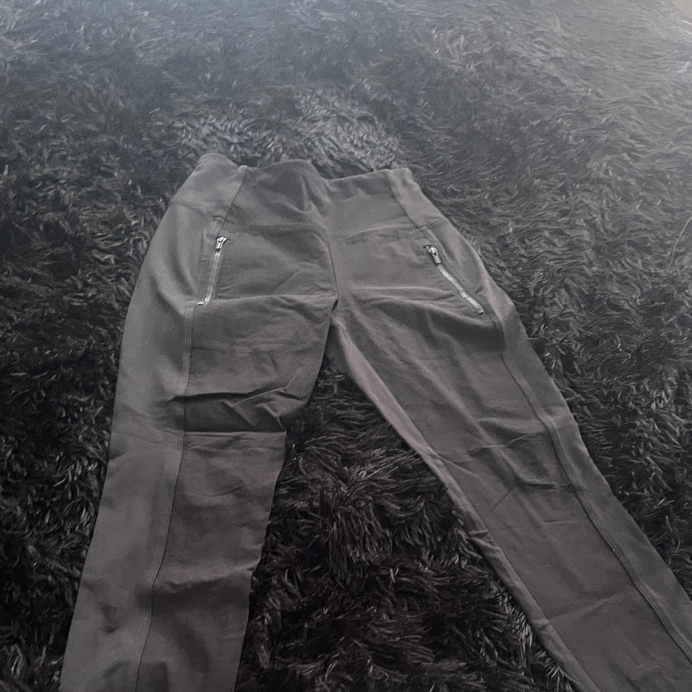 Athleta Black Headlands Hydra Type